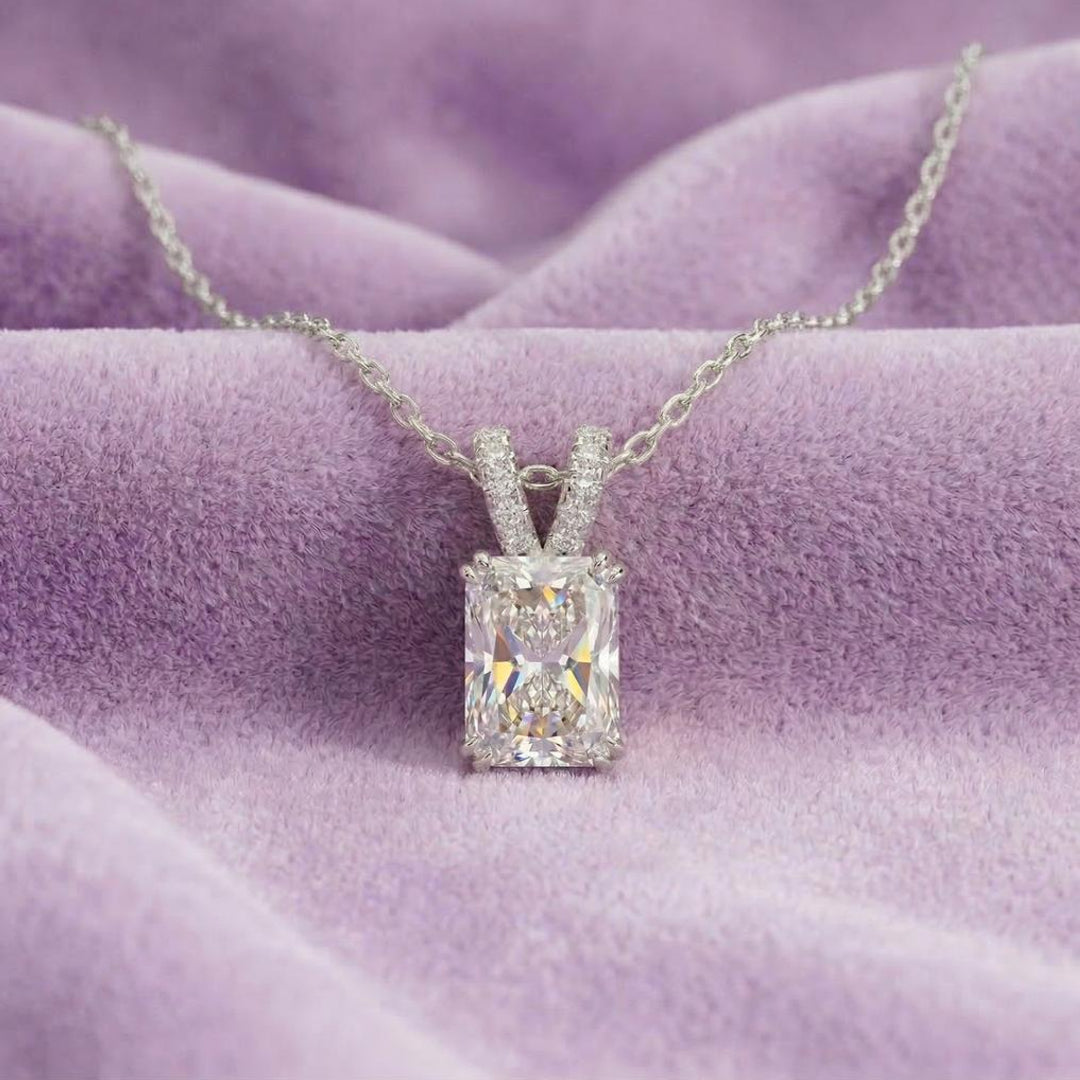 Luxury Diamond Pendants (Above ₹5,000)