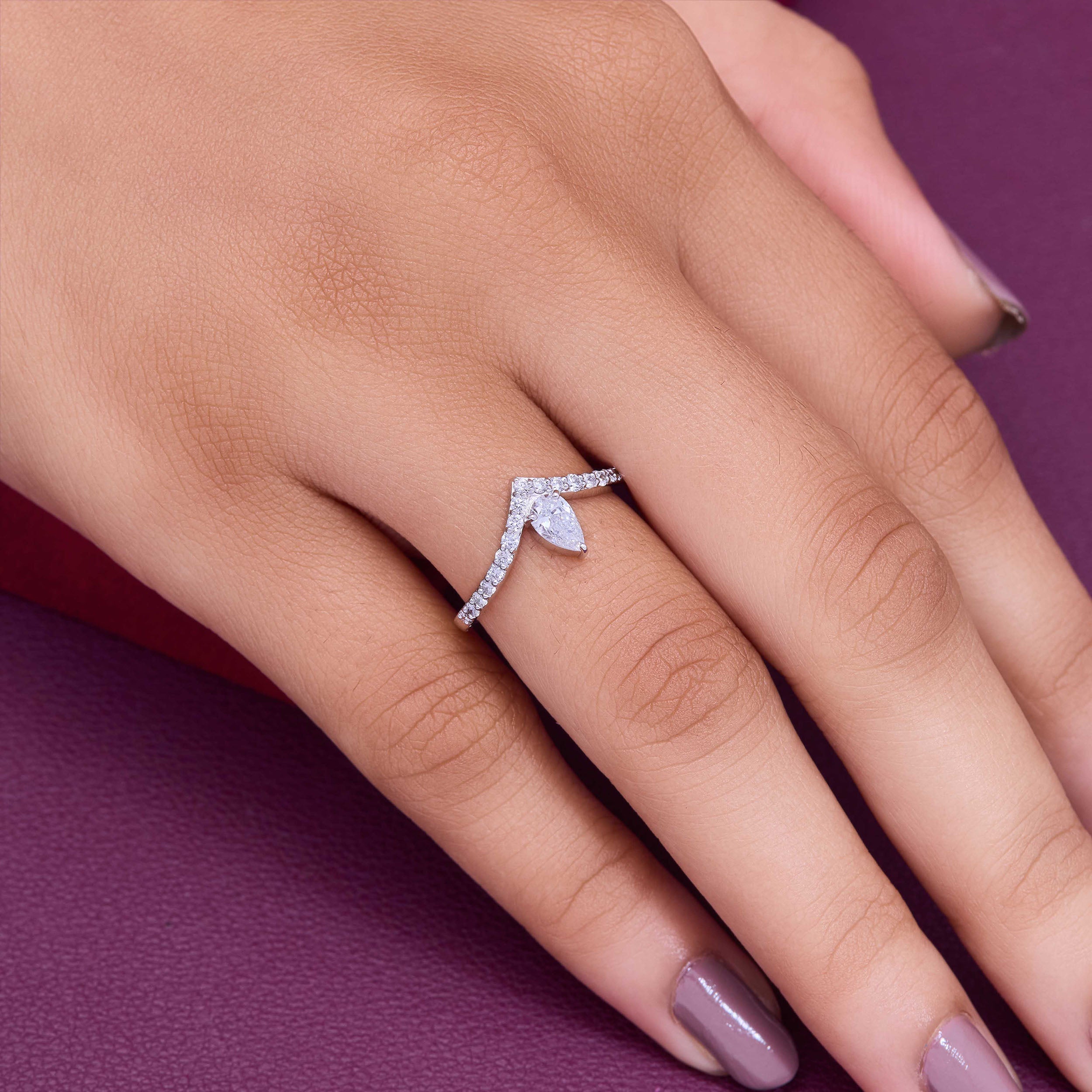 Pearluxe V-Crown Ring