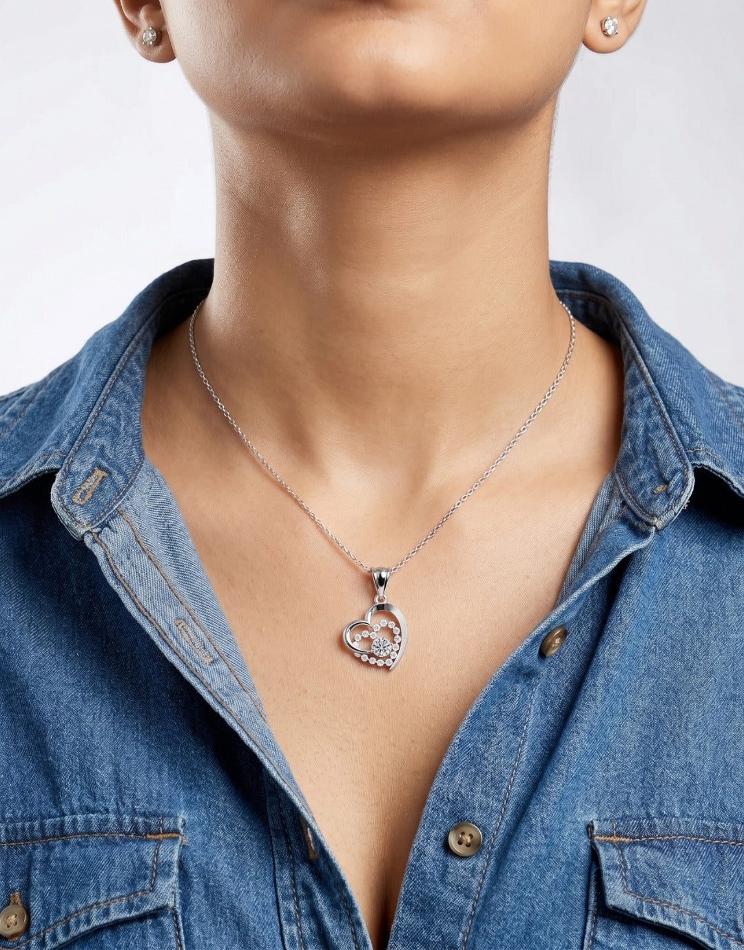 Radiant Halo Heart Pendant ⭐ Secondary image