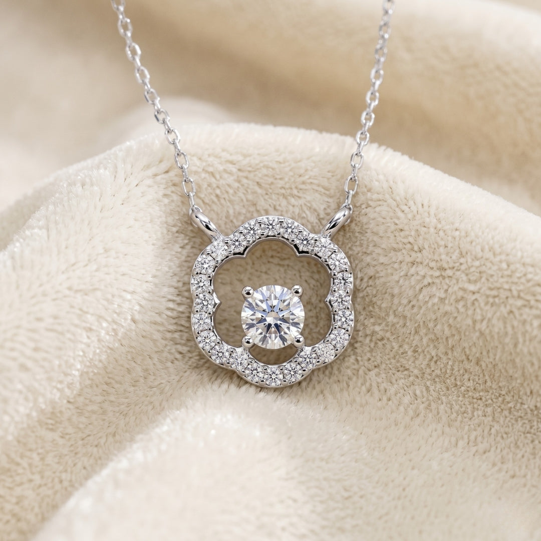 Neina Halo Diamond Pendant Main image