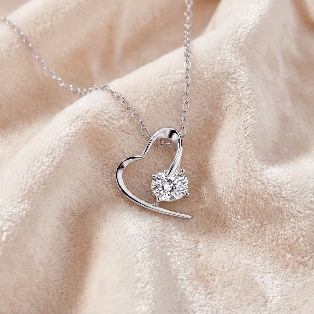 Aria Open-Heart Pendant Main image