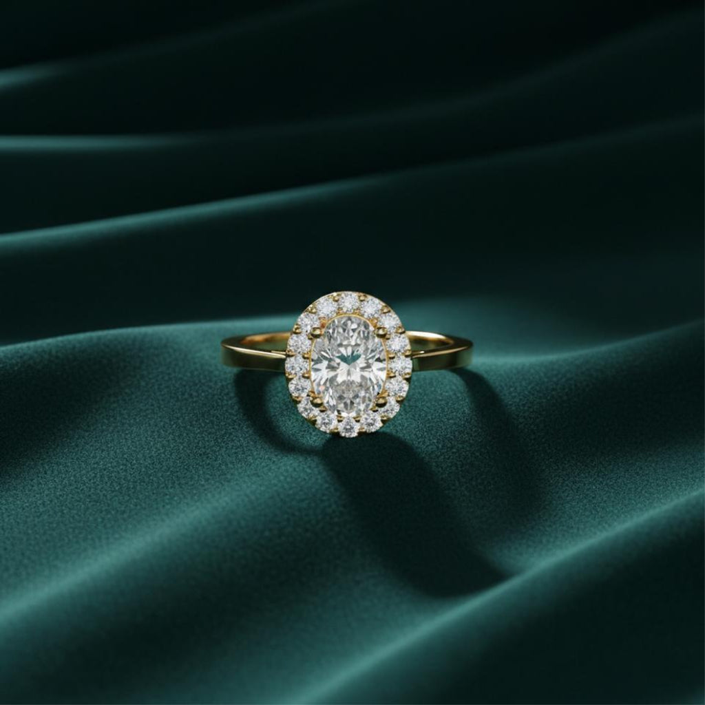 Oval Queen Royal Halo Ring Main image