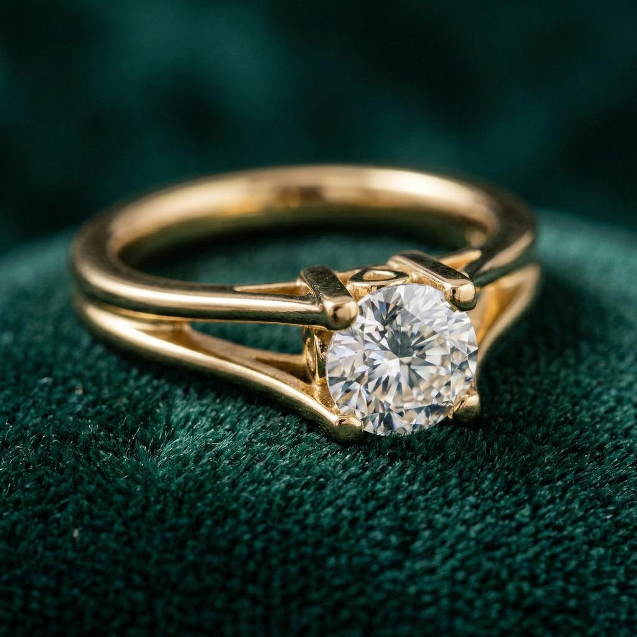 Kia Solitaire Twin Band Ring