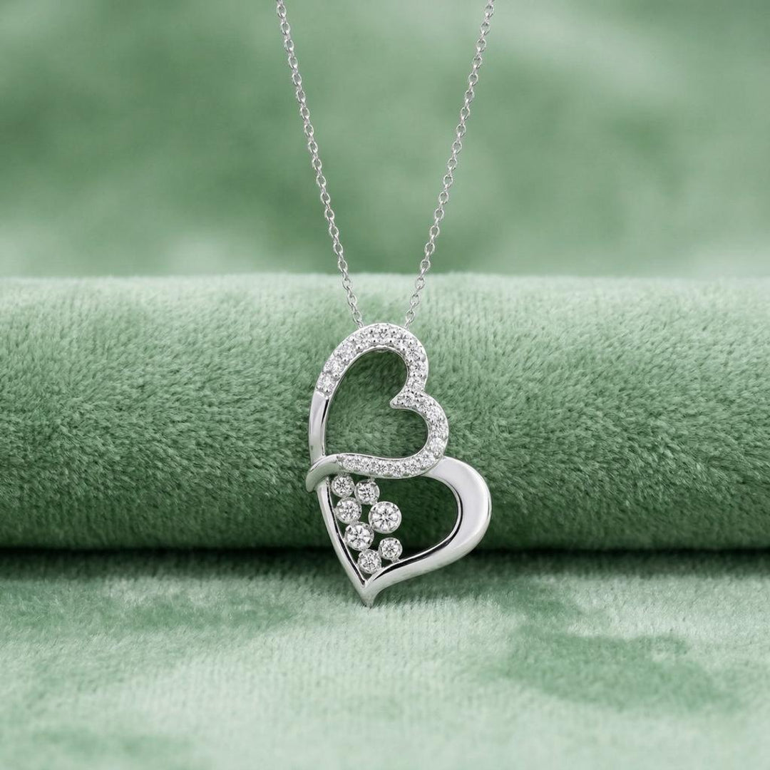 Niva Love Crest Pendant Main image