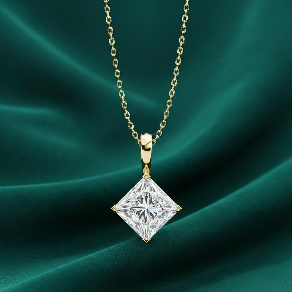 Royale Brilliance Princess Pendant Main image