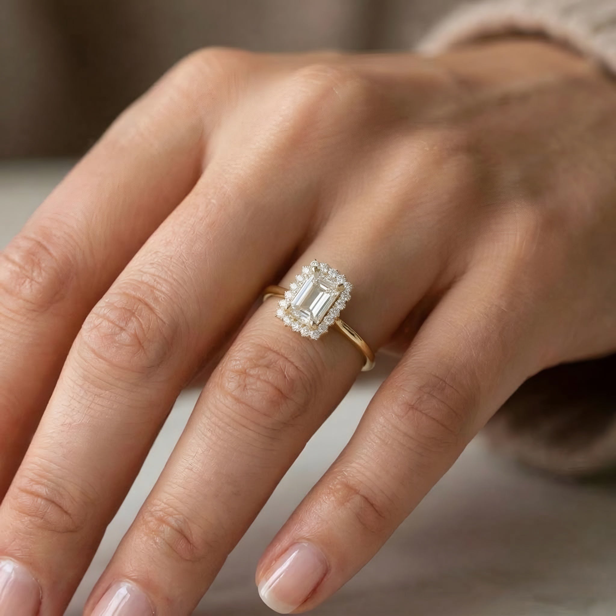 Aurelia Emerald Halo