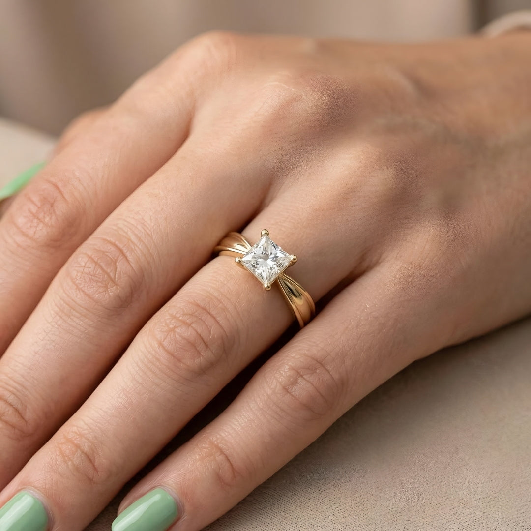 Kiara Curve Princess Diamond Ring Secondary image