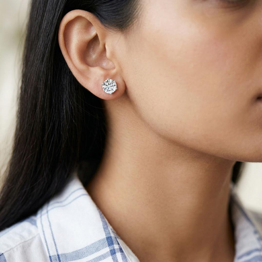Solitaire Round Royal Star Studs✨ Secondary image