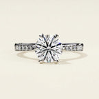 The Heart-Prong Pave Solitaire