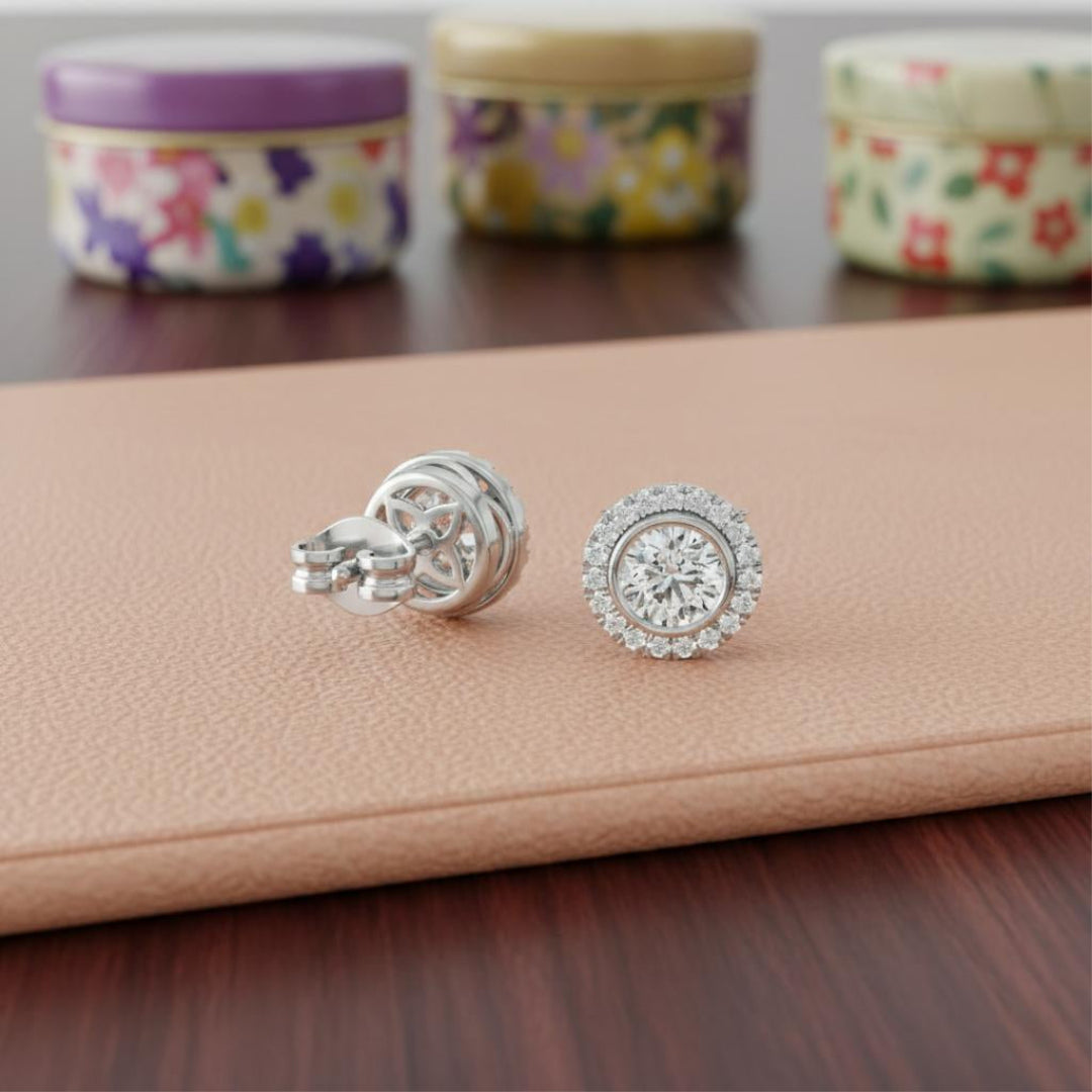 Solitaire Royale Halo Stud Earrings Secondary image
